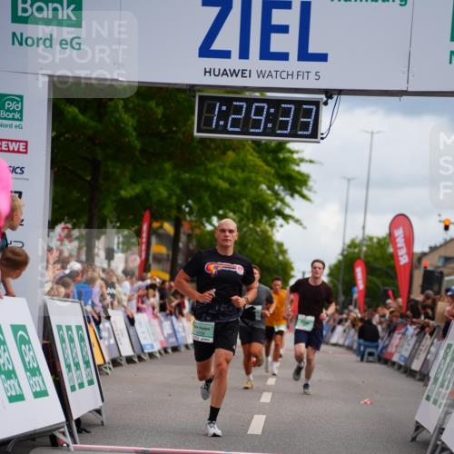 20.09.2026 - PSD Bank Halbmarathon LAZAROV Photography http://msf.ph/oto/10500431 20.09.2026 11:29:33 Ziel 1413, 1422, 2401, 2472, 3138, 3420, 3519, 3699, 3729, 4459 meine-sportfotos.de