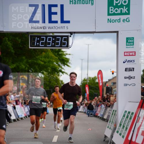 20.09.2026 - PSD Bank Halbmarathon LAZAROV Photography http://msf.ph/oto/10500439 20.09.2026 11:29:35 Ziel 1413, 1422, 2181, 2401, 2472, 3138, 3420, 3519, 3699, 3707, 3729, 4459 meine-sportfotos.de