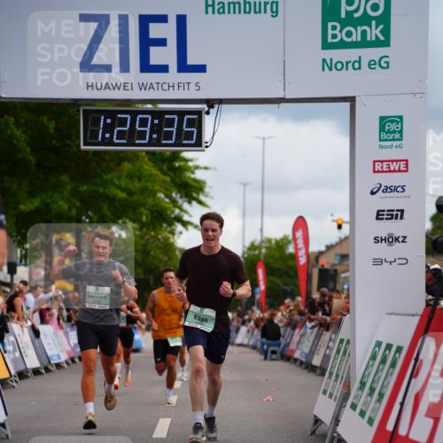 20.09.2026 - PSD Bank Halbmarathon LAZAROV Photography http://msf.ph/oto/10500442 20.09.2026 11:29:35 Ziel 1413, 1422, 2181, 2401, 2472, 3138, 3420, 3519, 3699, 3707, 3729, 4459 meine-sportfotos.de