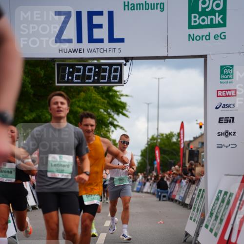 20.09.2026 - PSD Bank Halbmarathon LAZAROV Photography http://msf.ph/oto/10500466 20.09.2026 11:29:37 Ziel 1413, 1422, 2181, 2472, 3138, 3420, 3699, 3707, 3729, 4459 meine-sportfotos.de