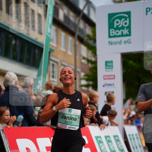 20.09.2026 - PSD Bank Halbmarathon LAZAROV Photography http://msf.ph/oto/10500475 20.09.2026 11:29:39 Ziel 1413, 2181, 3138, 3420, 3699, 3707, 3729, 4459 meine-sportfotos.de