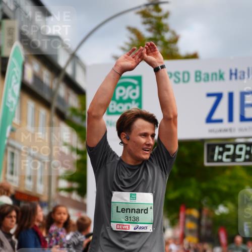 20.09.2026 - PSD Bank Halbmarathon LAZAROV Photography http://msf.ph/oto/10500483 20.09.2026 11:29:41 Ziel 1413, 2181, 2323, 3138, 3420, 3699, 3707, 3729, 4560 meine-sportfotos.de