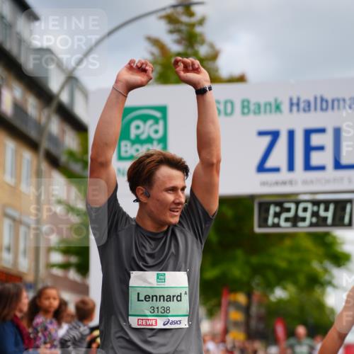 20.09.2026 - PSD Bank Halbmarathon LAZAROV Photography http://msf.ph/oto/10500486 20.09.2026 11:29:41 Ziel 1413, 2181, 2323, 3138, 3420, 3699, 3707, 3729, 4560 meine-sportfotos.de