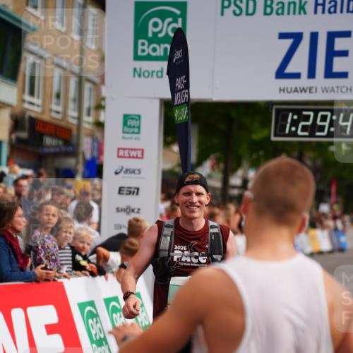 20.09.2026 - PSD Bank Halbmarathon LAZAROV Photography http://msf.ph/oto/10500532 20.09.2026 11:29:49 Ziel 2323, 3856, 4560 meine-sportfotos.de