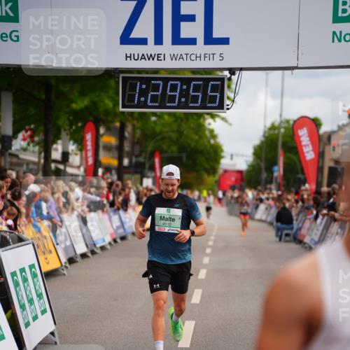 20.09.2026 - PSD Bank Halbmarathon LAZAROV Photography http://msf.ph/oto/10500539 20.09.2026 11:29:54 Ziel 3856, 4112 meine-sportfotos.de