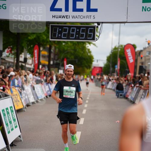20.09.2026 - PSD Bank Halbmarathon LAZAROV Photography http://msf.ph/oto/10500541 20.09.2026 11:29:54 Ziel 3856, 4112 meine-sportfotos.de