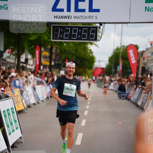 20.09.2026 - PSD Bank Halbmarathon LAZAROV Photography http://msf.ph/oto/10500544 20.09.2026 11:29:55 Ziel 4112 meine-sportfotos.de