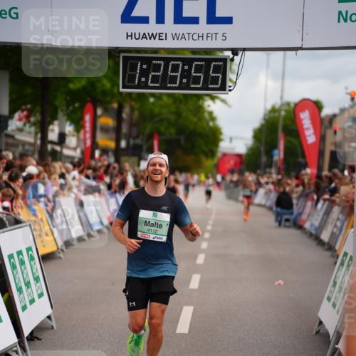 20.09.2026 - PSD Bank Halbmarathon LAZAROV Photography http://msf.ph/oto/10500547 20.09.2026 11:29:55 Ziel 4112 meine-sportfotos.de