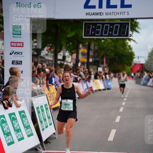 20.09.2026 - PSD Bank Halbmarathon LAZAROV Photography http://msf.ph/oto/10500563 20.09.2026 11:30:00 Ziel 2751, 3177, 4112 meine-sportfotos.de