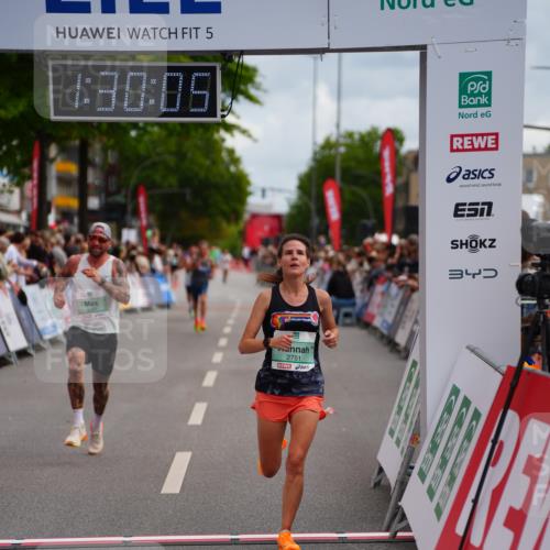 20.09.2026 - PSD Bank Halbmarathon LAZAROV Photography http://msf.ph/oto/10500569 20.09.2026 11:30:04 Ziel 2751, 3177, 3591 meine-sportfotos.de