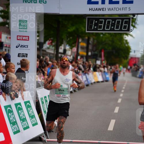 20.09.2026 - PSD Bank Halbmarathon LAZAROV Photography http://msf.ph/oto/10500576 20.09.2026 11:30:06 Ziel 2751, 3177, 3591 meine-sportfotos.de