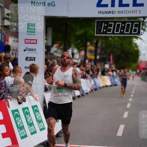 20.09.2026 - PSD Bank Halbmarathon LAZAROV Photography http://msf.ph/oto/10500579 20.09.2026 11:30:06 Ziel 2751, 3177, 3591 meine-sportfotos.de