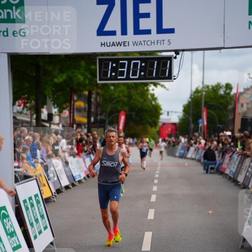 20.09.2026 - PSD Bank Halbmarathon LAZAROV Photography http://msf.ph/oto/10500589 20.09.2026 11:30:10 Ziel 2751, 3591, 4141 meine-sportfotos.de