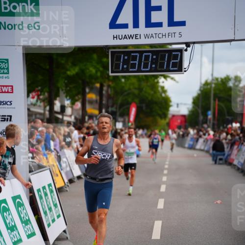 20.09.2026 - PSD Bank Halbmarathon LAZAROV Photography http://msf.ph/oto/10500601 20.09.2026 11:30:11 Ziel 2751, 3238, 3591, 4141 meine-sportfotos.de