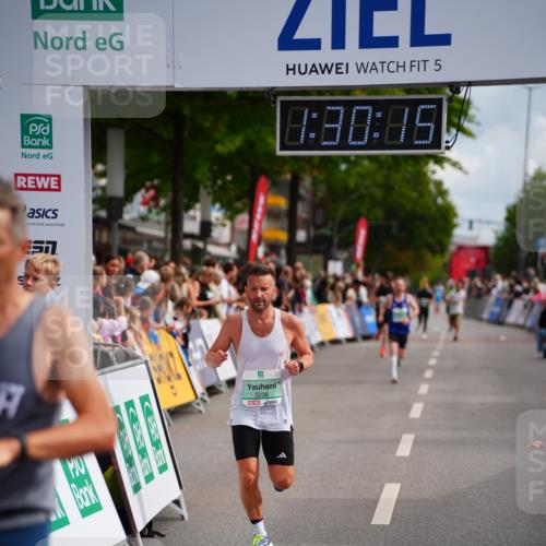 20.09.2026 - PSD Bank Halbmarathon LAZAROV Photography http://msf.ph/oto/10500607 20.09.2026 11:30:14 Ziel 3238, 4141 meine-sportfotos.de