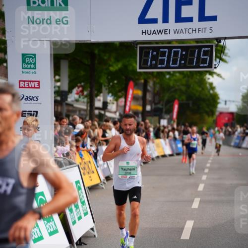 20.09.2026 - PSD Bank Halbmarathon LAZAROV Photography http://msf.ph/oto/10500610 20.09.2026 11:30:15 Ziel 3238, 4141 meine-sportfotos.de