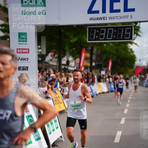 20.09.2026 - PSD Bank Halbmarathon LAZAROV Photography http://msf.ph/oto/10500612 20.09.2026 11:30:15 Ziel 3238, 4141 meine-sportfotos.de