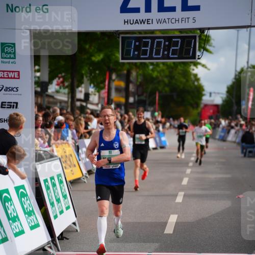 20.09.2026 - PSD Bank Halbmarathon LAZAROV Photography http://msf.ph/oto/10500630 20.09.2026 11:30:20 Ziel 2240, 2360, 3238, 4141 meine-sportfotos.de