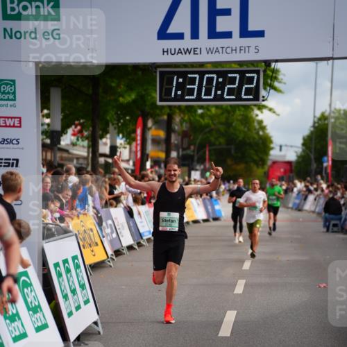 20.09.2026 - PSD Bank Halbmarathon LAZAROV Photography http://msf.ph/oto/10500635 20.09.2026 11:30:22 Ziel 2240, 2360, 2369, 3238 meine-sportfotos.de