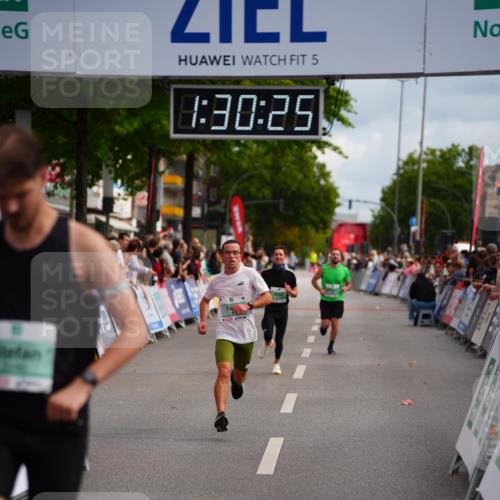 20.09.2026 - PSD Bank Halbmarathon LAZAROV Photography http://msf.ph/oto/10500647 20.09.2026 11:30:24 Ziel 2240, 2360, 2369, 3119 meine-sportfotos.de