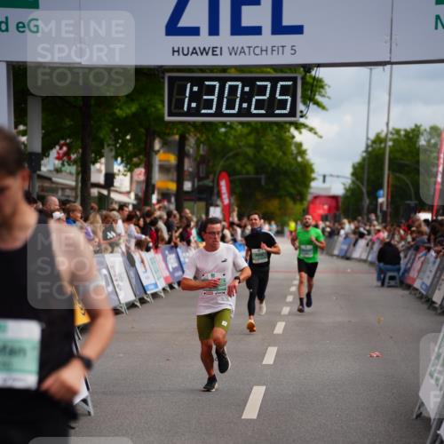 20.09.2026 - PSD Bank Halbmarathon LAZAROV Photography http://msf.ph/oto/10500649 20.09.2026 11:30:24 Ziel 2240, 2360, 2369, 3119 meine-sportfotos.de