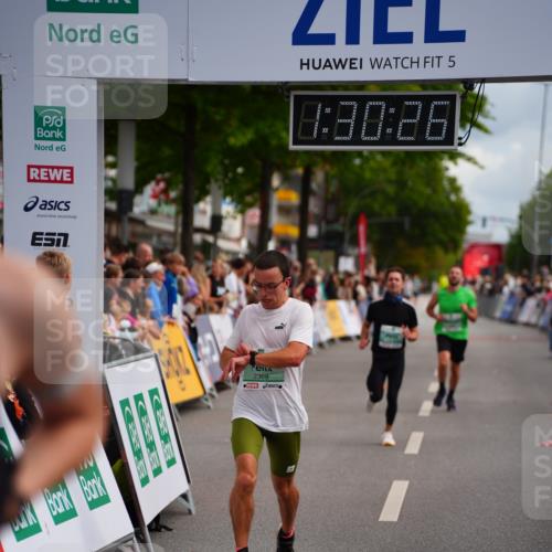 20.09.2026 - PSD Bank Halbmarathon LAZAROV Photography http://msf.ph/oto/10500673 20.09.2026 11:30:26 Ziel 1246, 2240, 2360, 2369, 3119 meine-sportfotos.de