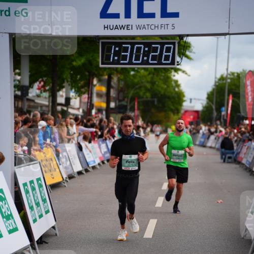 20.09.2026 - PSD Bank Halbmarathon LAZAROV Photography http://msf.ph/oto/10500684 20.09.2026 11:30:27 Ziel 1246, 2240, 2360, 2369, 3119 meine-sportfotos.de