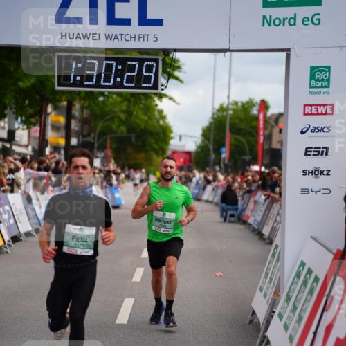 20.09.2026 - PSD Bank Halbmarathon LAZAROV Photography http://msf.ph/oto/10500717 20.09.2026 11:30:28 Ziel 1246, 2240, 2360, 2369, 3119 meine-sportfotos.de