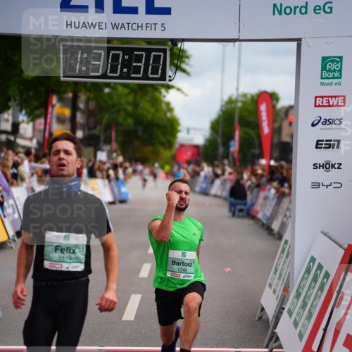 20.09.2026 - PSD Bank Halbmarathon LAZAROV Photography http://msf.ph/oto/10500741 20.09.2026 11:30:29 Ziel 1246, 2240, 2369, 3119 meine-sportfotos.de