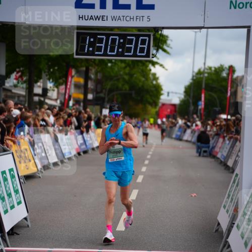 20.09.2026 - PSD Bank Halbmarathon LAZAROV Photography http://msf.ph/oto/10500765 20.09.2026 11:30:38 Ziel 2771 meine-sportfotos.de