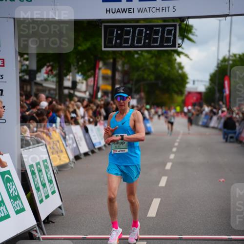 20.09.2026 - PSD Bank Halbmarathon LAZAROV Photography http://msf.ph/oto/10500768 20.09.2026 11:30:38 Ziel 2771 meine-sportfotos.de