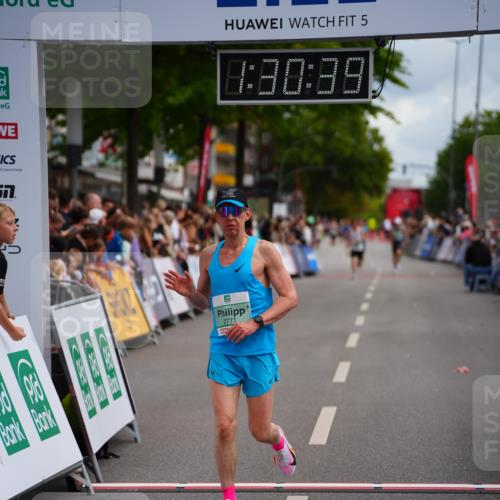 20.09.2026 - PSD Bank Halbmarathon LAZAROV Photography http://msf.ph/oto/10500787 20.09.2026 11:30:39 Ziel 2771 meine-sportfotos.de
