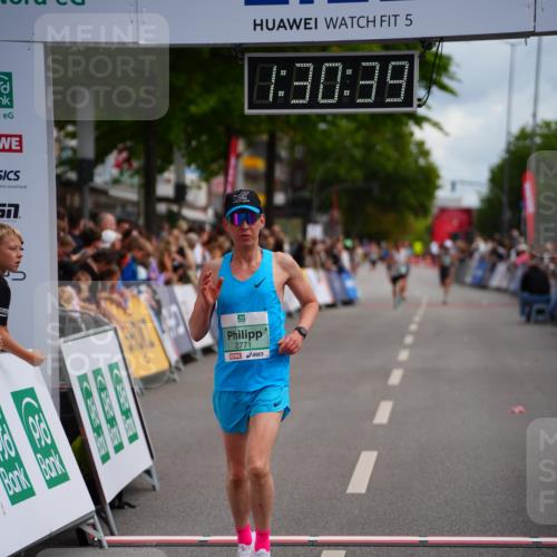 20.09.2026 - PSD Bank Halbmarathon LAZAROV Photography http://msf.ph/oto/10500790 20.09.2026 11:30:39 Ziel 2771 meine-sportfotos.de