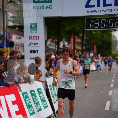 20.09.2026 - PSD Bank Halbmarathon LAZAROV Photography http://msf.ph/oto/10500871 20.09.2026 11:30:51 Ziel 1055, 4505, 4712 meine-sportfotos.de