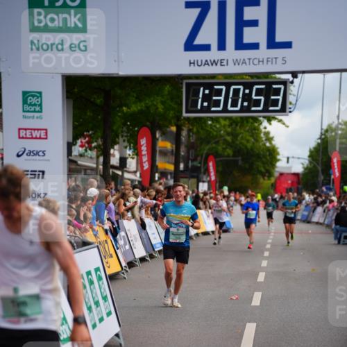20.09.2026 - PSD Bank Halbmarathon LAZAROV Photography http://msf.ph/oto/10500894 20.09.2026 11:30:53 Ziel 1055, 4505, 4712 meine-sportfotos.de