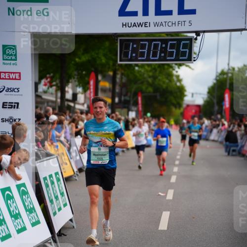 20.09.2026 - PSD Bank Halbmarathon LAZAROV Photography http://msf.ph/oto/10500911 20.09.2026 11:30:55 Ziel 1055, 3009, 4505, 4712 meine-sportfotos.de