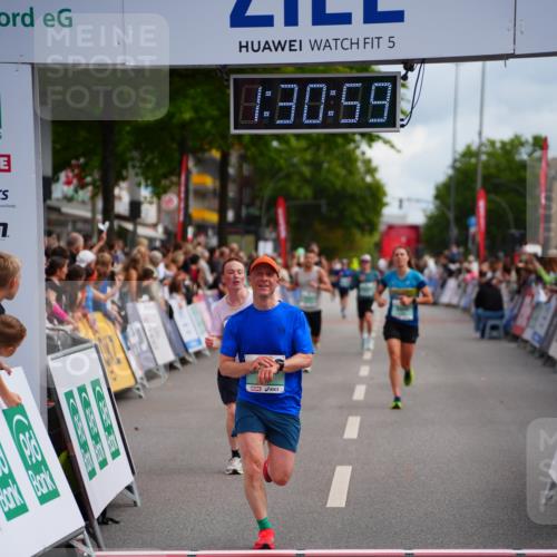 20.09.2026 - PSD Bank Halbmarathon LAZAROV Photography http://msf.ph/oto/10500942 20.09.2026 11:30:59 Ziel 3009, 4113, 4504, 4505 meine-sportfotos.de