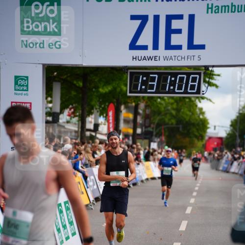 20.09.2026 - PSD Bank Halbmarathon LAZAROV Photography http://msf.ph/oto/10501003 20.09.2026 11:31:07 Ziel 1135, 1639, 1724, 3009, 3448, 4113, 4232, 4504 meine-sportfotos.de