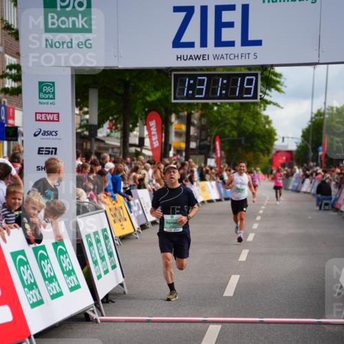 20.09.2026 - PSD Bank Halbmarathon LAZAROV Photography http://msf.ph/oto/10501039 20.09.2026 11:31:18 Ziel 2485, 3360, 3448 meine-sportfotos.de