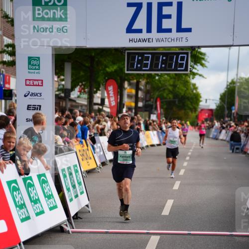 20.09.2026 - PSD Bank Halbmarathon LAZAROV Photography http://msf.ph/oto/10501042 20.09.2026 11:31:18 Ziel 2485, 3360, 3448 meine-sportfotos.de