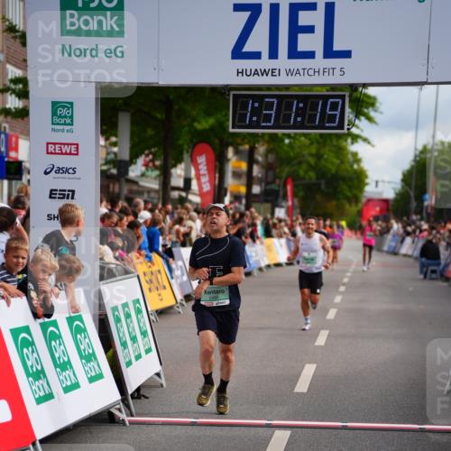 20.09.2026 - PSD Bank Halbmarathon LAZAROV Photography http://msf.ph/oto/10501045 20.09.2026 11:31:19 Ziel 2485, 3360, 3448 meine-sportfotos.de
