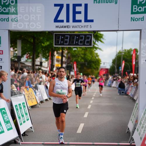 20.09.2026 - PSD Bank Halbmarathon LAZAROV Photography http://msf.ph/oto/10501083 20.09.2026 11:31:21 Ziel 2485, 3360, 4527 meine-sportfotos.de