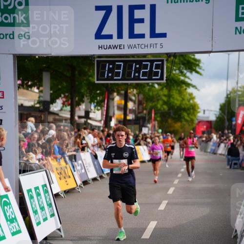 20.09.2026 - PSD Bank Halbmarathon LAZAROV Photography http://msf.ph/oto/10501110 20.09.2026 11:31:24 Ziel 2485, 3360, 4527 meine-sportfotos.de