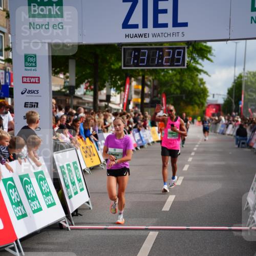 20.09.2026 - PSD Bank Halbmarathon LAZAROV Photography http://msf.ph/oto/10501147 20.09.2026 11:31:29 Ziel 3198, 3360, 3899, 4527, 4664 meine-sportfotos.de