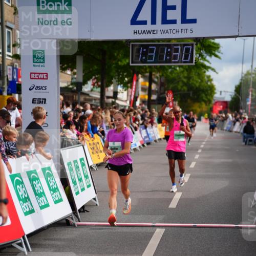 20.09.2026 - PSD Bank Halbmarathon LAZAROV Photography http://msf.ph/oto/10501159 20.09.2026 11:31:29 Ziel 3198, 3360, 3899, 4527, 4664 meine-sportfotos.de