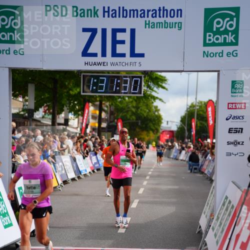 20.09.2026 - PSD Bank Halbmarathon LAZAROV Photography http://msf.ph/oto/10501165 20.09.2026 11:31:30 Ziel 3198, 3360, 3899, 4527, 4664 meine-sportfotos.de