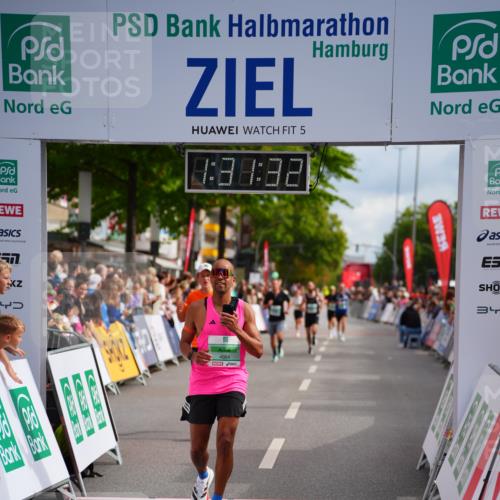 20.09.2026 - PSD Bank Halbmarathon LAZAROV Photography http://msf.ph/oto/10501202 20.09.2026 11:31:32 Ziel 3198, 3899, 4527, 4664 meine-sportfotos.de