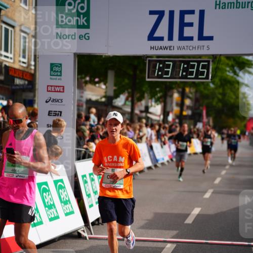 20.09.2026 - PSD Bank Halbmarathon LAZAROV Photography http://msf.ph/oto/10501234 20.09.2026 11:31:34 Ziel 3198, 3899, 4177, 4664 meine-sportfotos.de