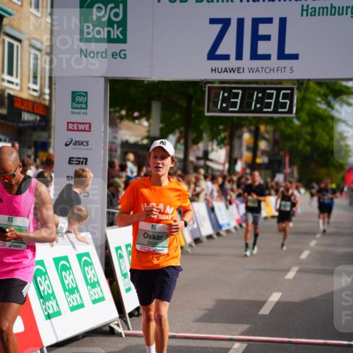 20.09.2026 - PSD Bank Halbmarathon LAZAROV Photography http://msf.ph/oto/10501256 20.09.2026 11:31:34 Ziel 3198, 3899, 4177, 4664 meine-sportfotos.de