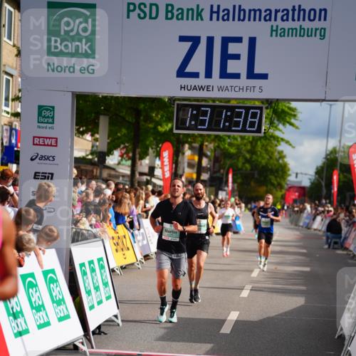 20.09.2026 - PSD Bank Halbmarathon LAZAROV Photography http://msf.ph/oto/10501282 20.09.2026 11:31:37 Ziel 2378, 3198, 3393, 3899, 4177, 4567, 4664 meine-sportfotos.de